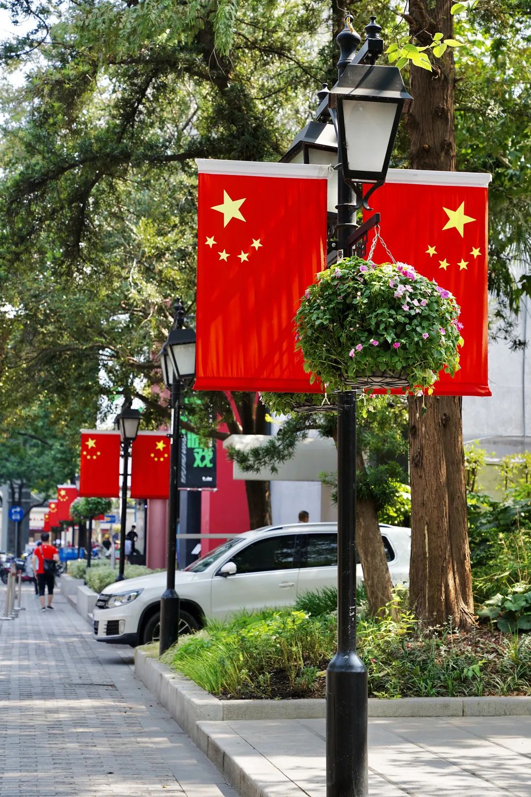 太震撼五星红旗在虹口各处飘扬这抹中国红你爱了吗