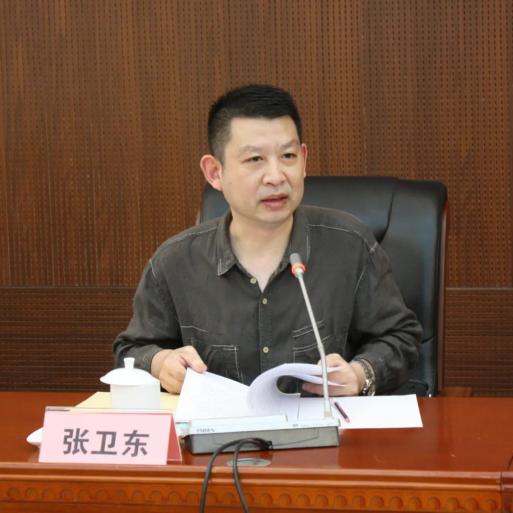 张卫东代表民盟市委会对社会各界在研究会筹备成立期间给予的帮助和