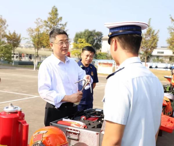 孙勇督导十一假日旅游安全和森林防火工作