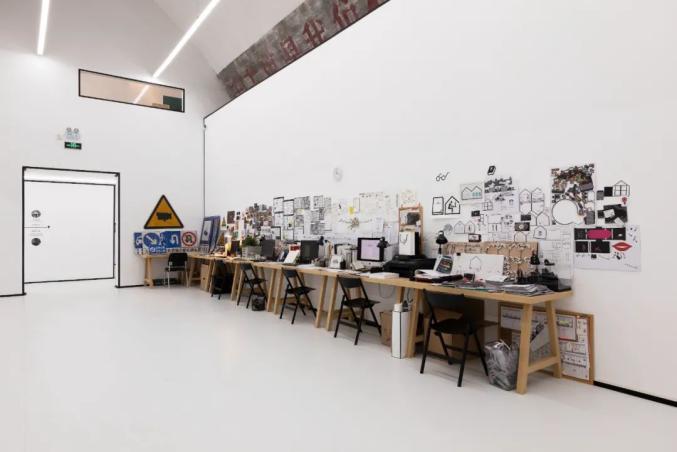 以符号激活的巴别塔丨徐冰地书立体书