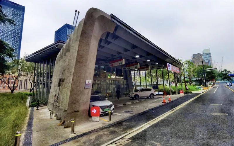 4777号08 上海艺仓美术馆地址:滨江大道1777号07 船厂1862地址:银城中