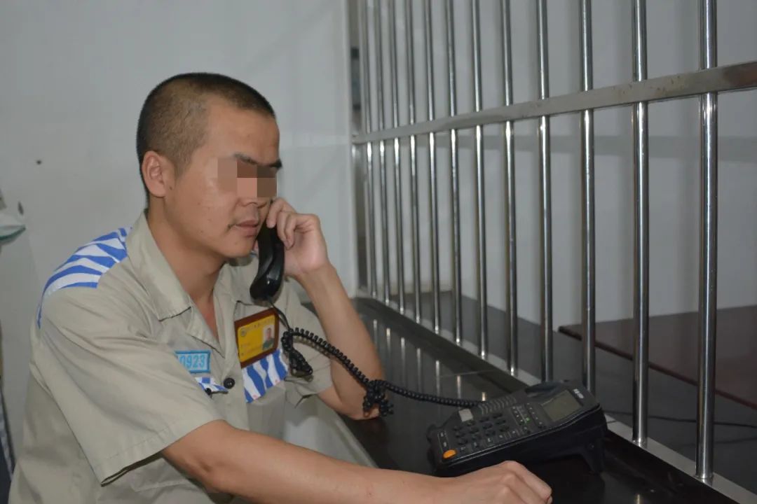 "谢谢袁区,非常感谢监狱对我们的关心和帮助,你们辛苦了!