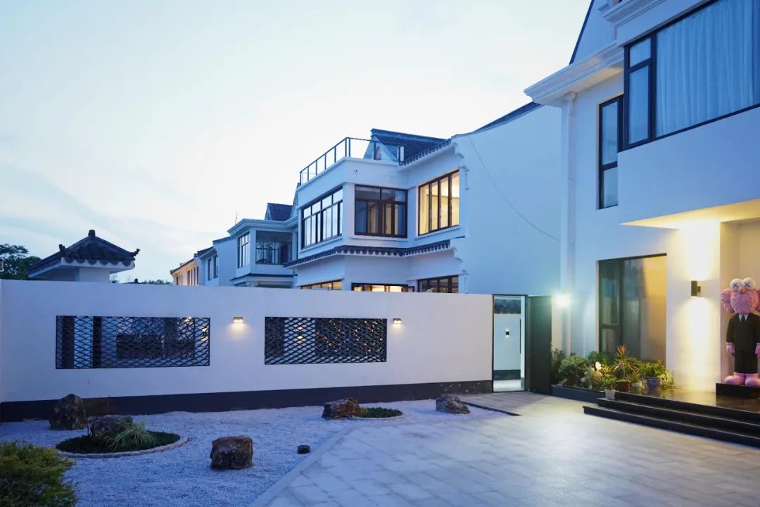 由于短途游需求较高,今年国庆的乡村民宿颇受欢迎,吴房村的三家乡村