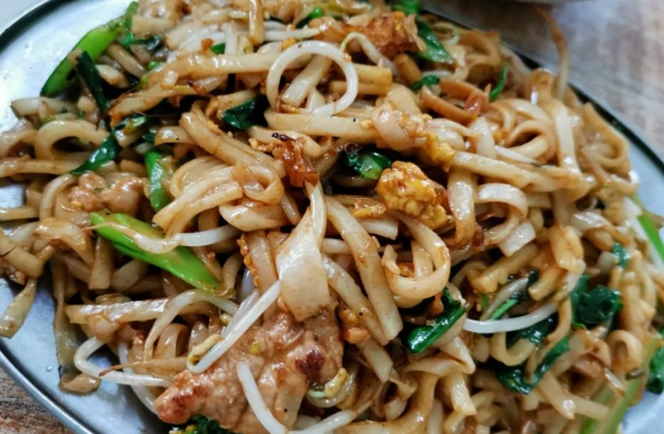 海南下一个爆火海岛,央视主持人来这儿团建,一碗炒粉让撒贝宁直呼太