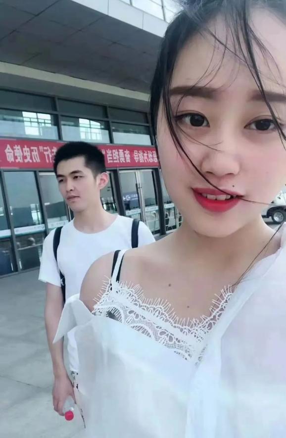 2019年8月8日坐在北上的高铁上,直招士官彭磊忍不住给送站的女友