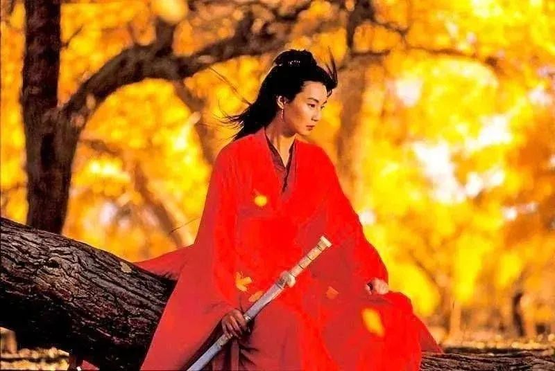 犹记得——红衣飘飘,剑飞叶舞,张曼玉和章子怡两位"绝美双骄"遇上