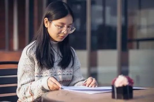 在大三时,金思雨参与了大学生创新实践计划——基于动力减振技术的