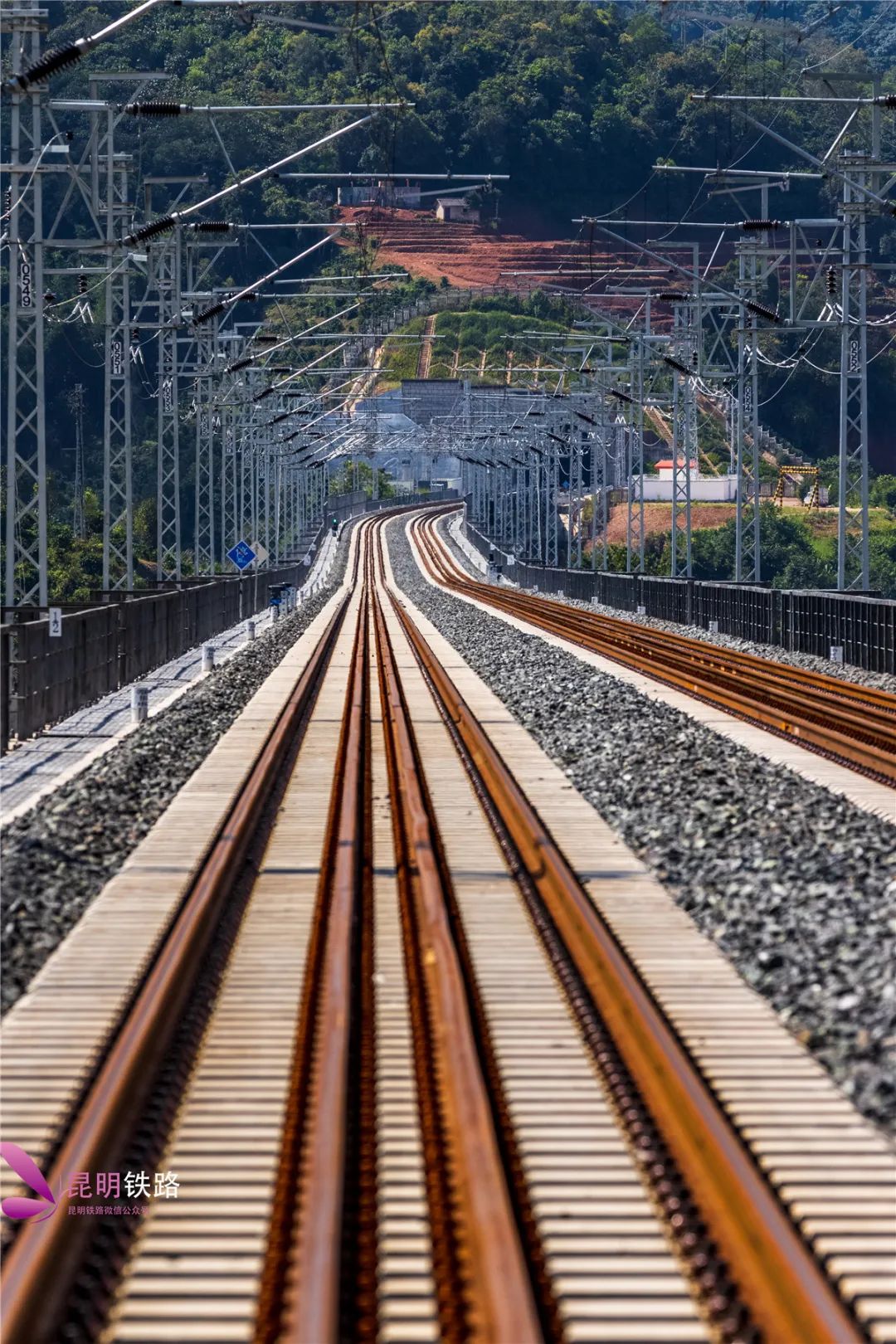 大美中老铁路国内段高清图抢先看