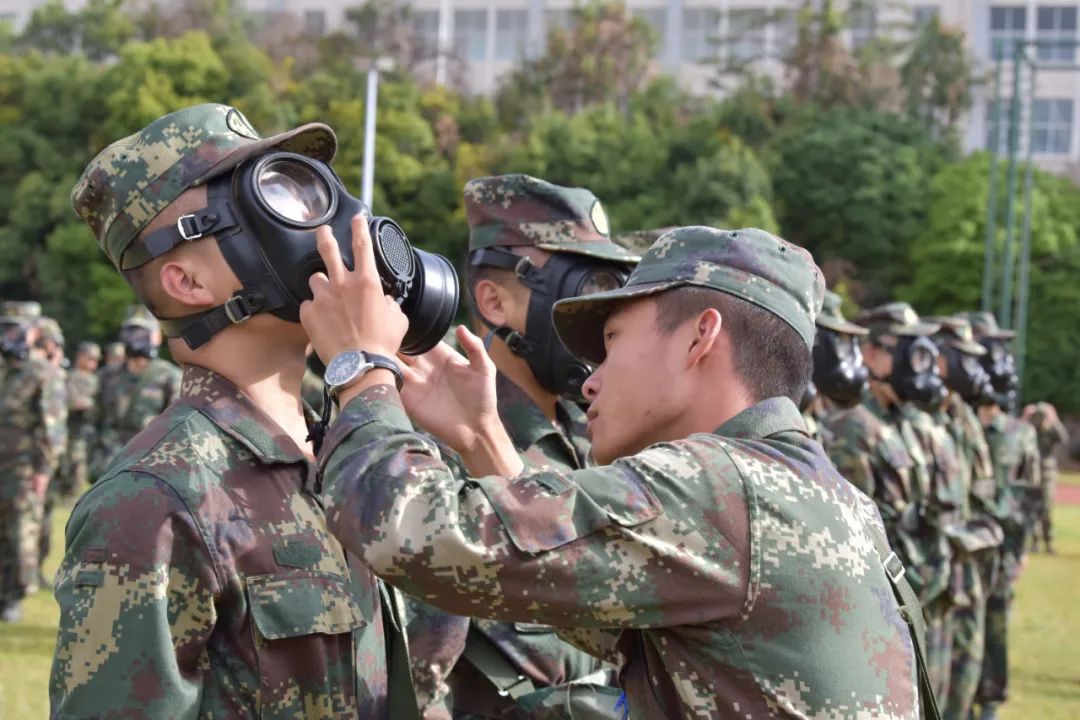 洛阳66基地火箭兵图片