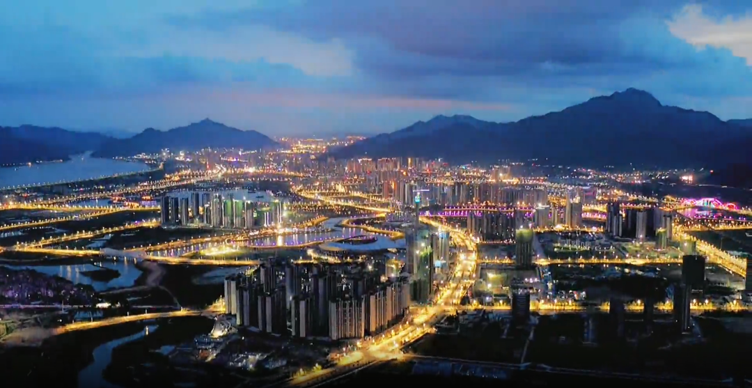 肇庆发布相信很多朋友都已经有所领略 那鼎湖的夜景 各位又见过没有呢