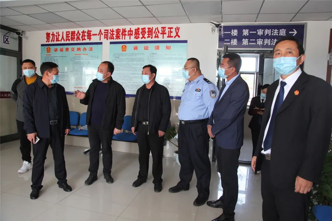 国庆期间,青冈县人民法院党组书记,院长孙长久一行深入到包联的祯祥镇