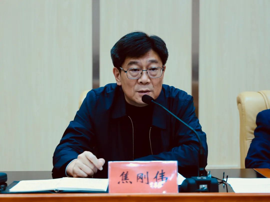 焦刚伟指出,孟宪东书记所作的《报告》为我市高质量发展找准了定位