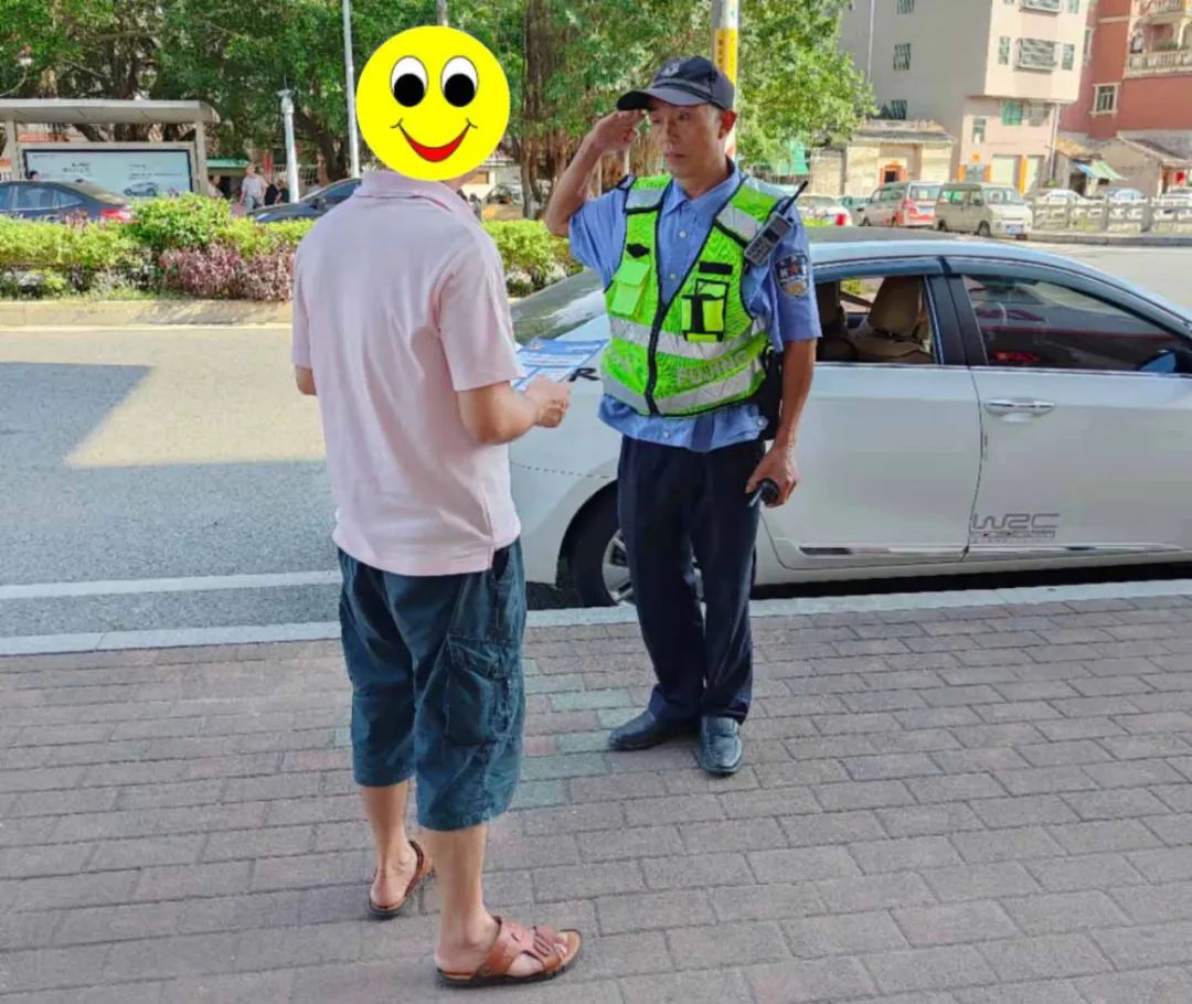 年近六旬东莞辅警勇救落水男子