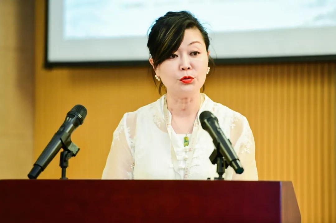 知见诗社文艺名家刘文敏秦刚向成都永陵博物馆捐赠行书长卷秦刚永陵