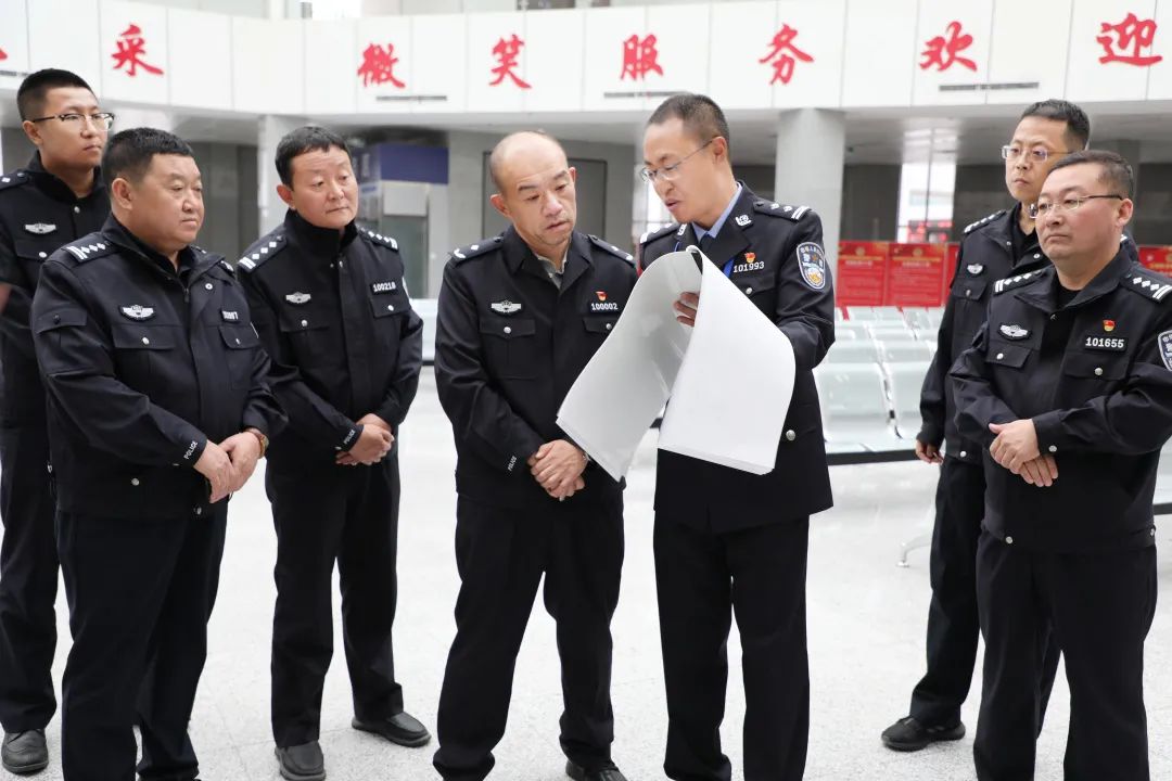 王飞副局长调研公安"放管服"改革工作