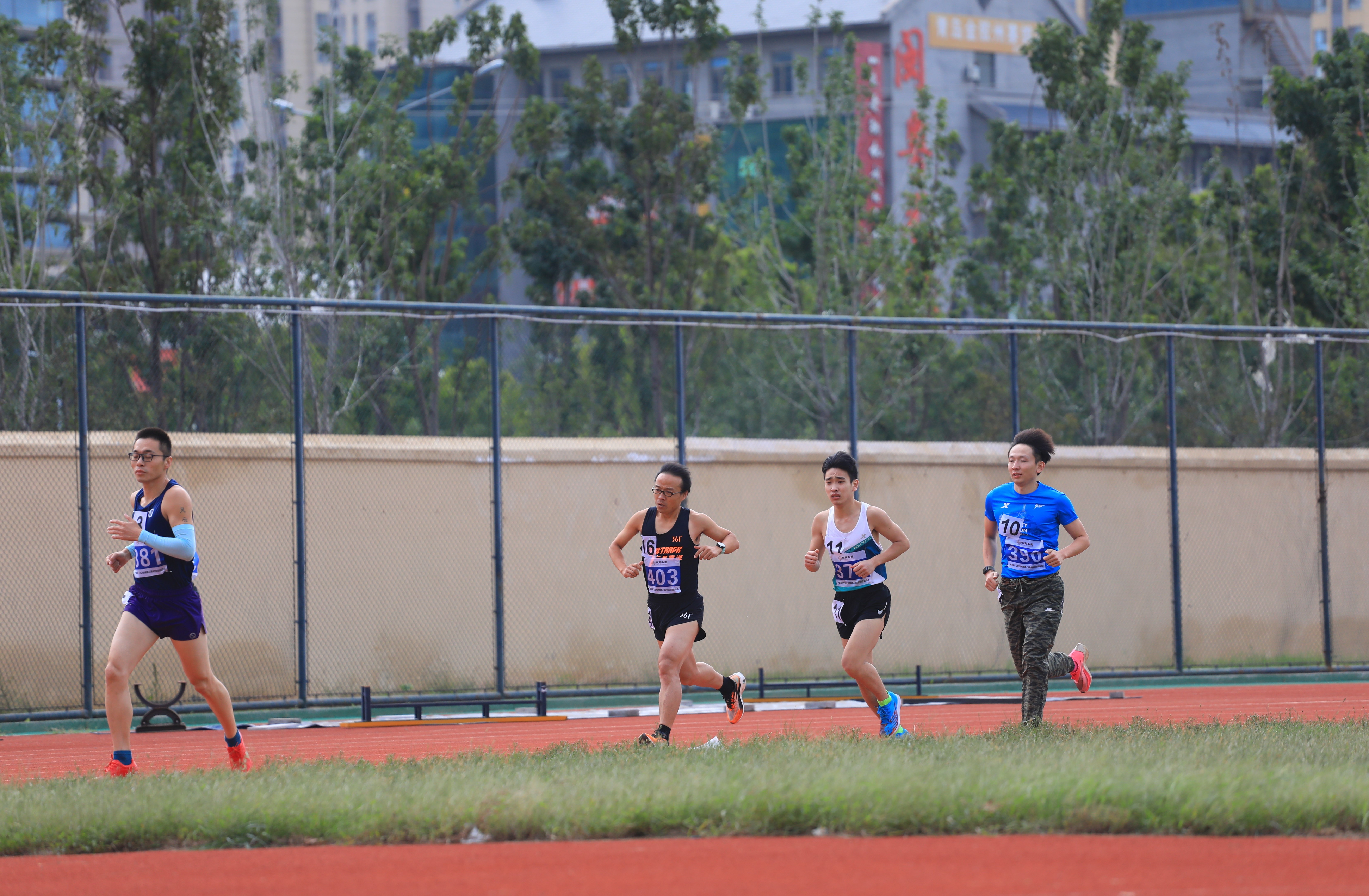 济南第三届全民田径运动会搭平台亮服务树标杆