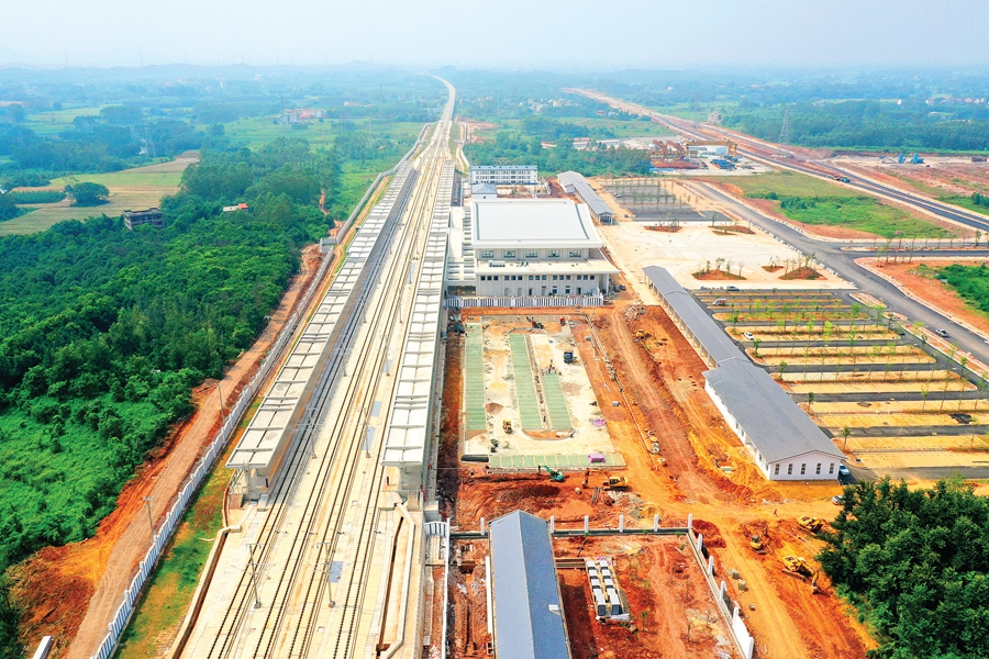 赣深高铁博罗北站站房主体和装修基本完工