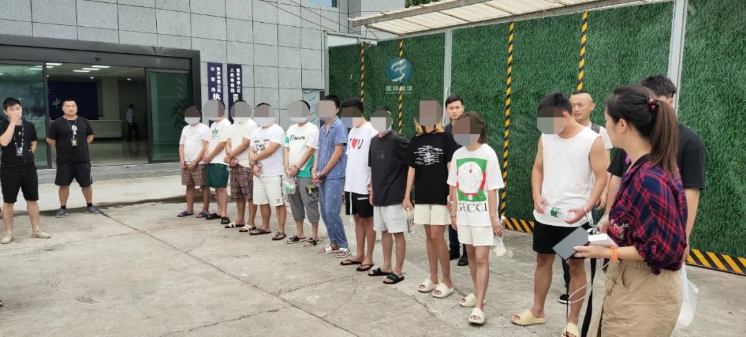 抓获23人富顺警方捣毁一犯罪团伙你的个人信息可能已被他们泄漏