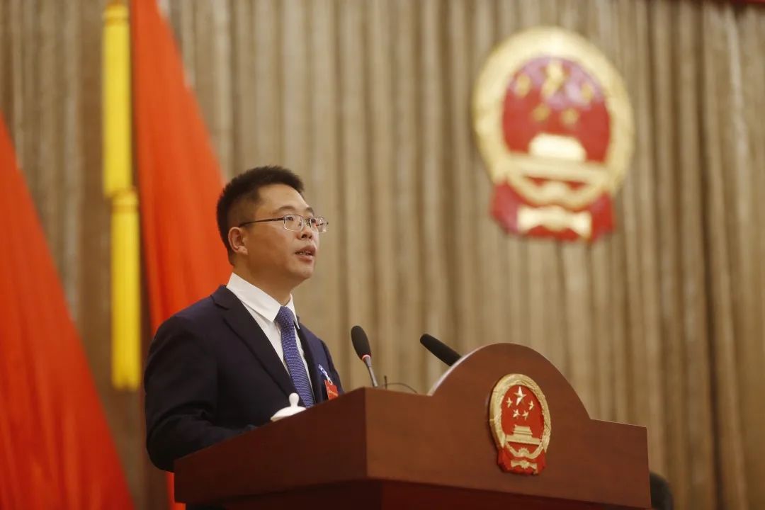 南昌市西湖区第十七届人民代表大会第一次会议隆重开幕