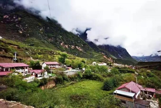 甘南州舟曲县赛尔布黑峪沟秋景美美美