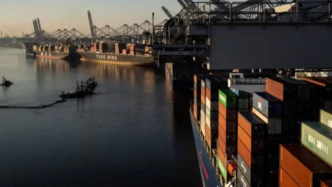 美国港口“大堵车”，700集装箱滞留一月|美加新闻播报