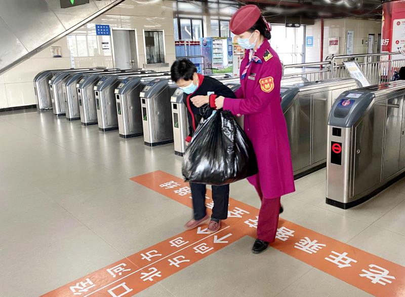 武漢地鐵一站式乘車服務助力老年人幸福出行