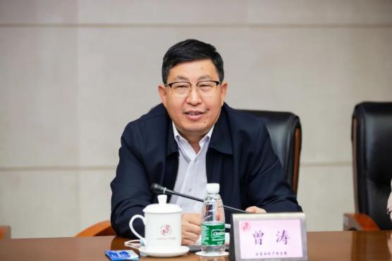 院党组书记,院长靳学军,党组成员,副院长兼政治部主任宋鱼水参加活动.