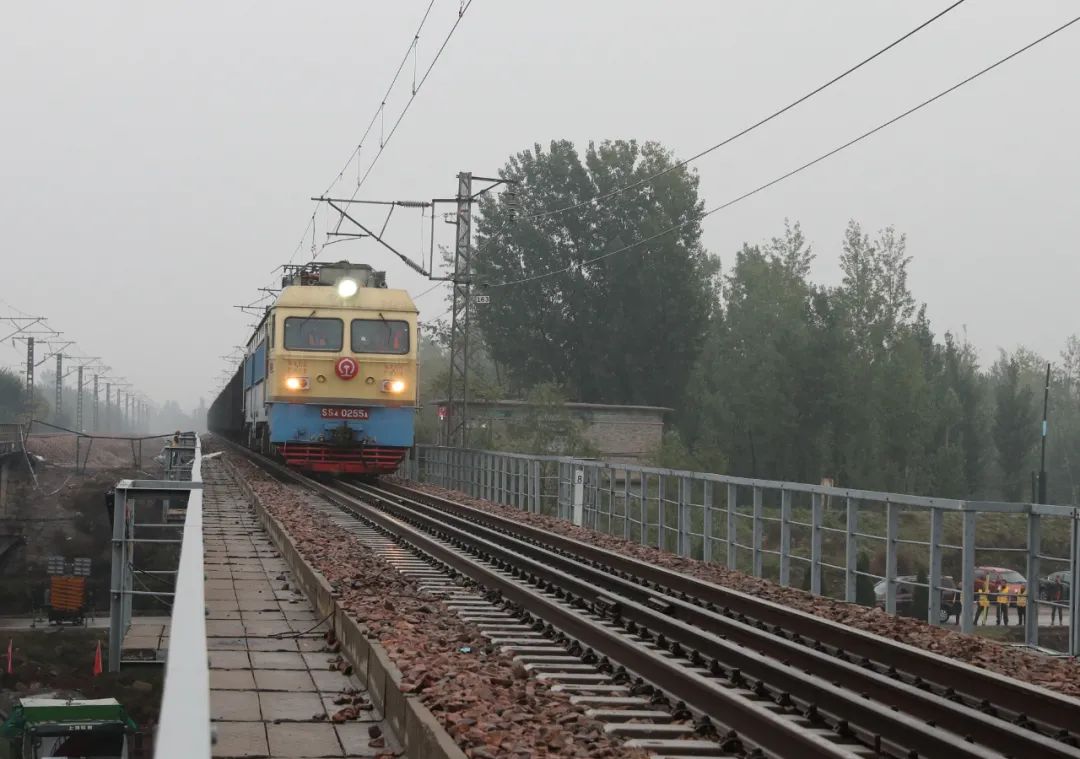 最新南同蒲铁路昌源河大桥双向恢复通车