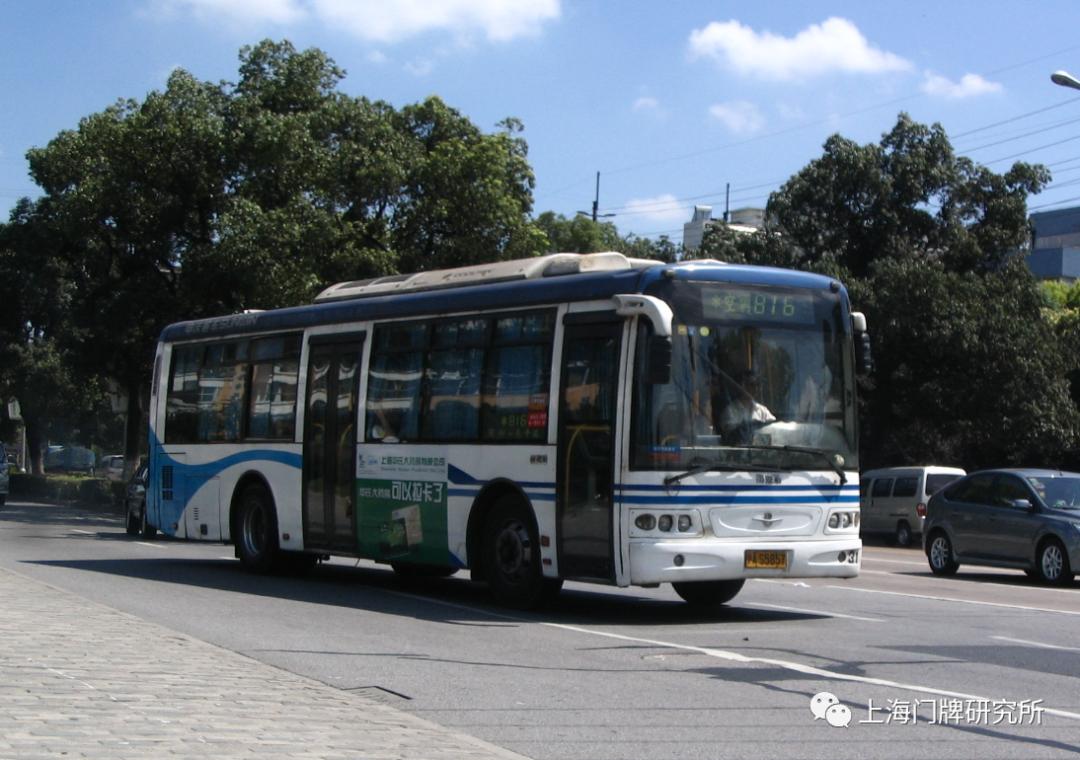 816路swb6105hdp9-3型客车(aizome 摄)816路swb6106hg型客车(李凯 摄)
