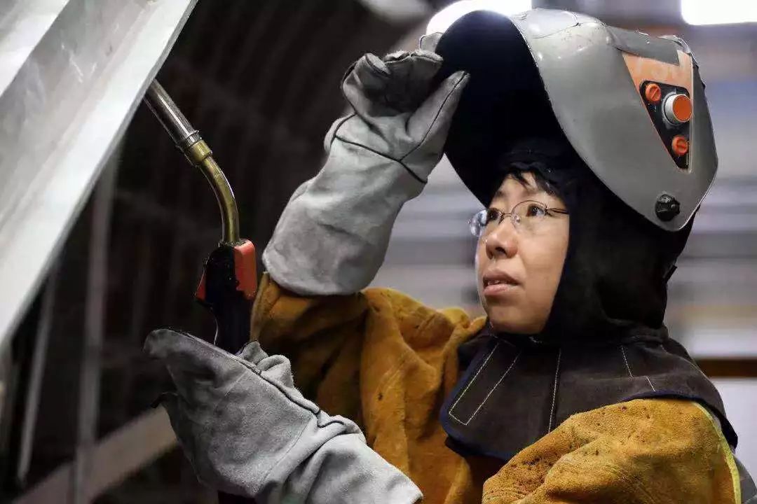 陈堃,男,汉族,1982年5月生,中共党员,国网南京供电公司营销部市场室