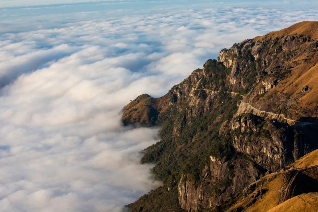 登武功山一起私奔到雲海