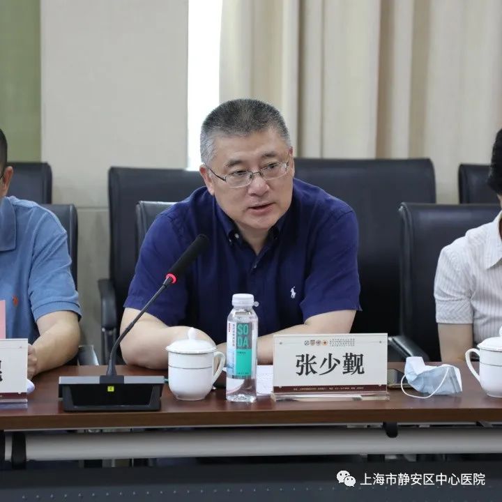 我院党委书记李天雅,副院长,心衰中心主任王骏,副院长杨鲲,相关科室