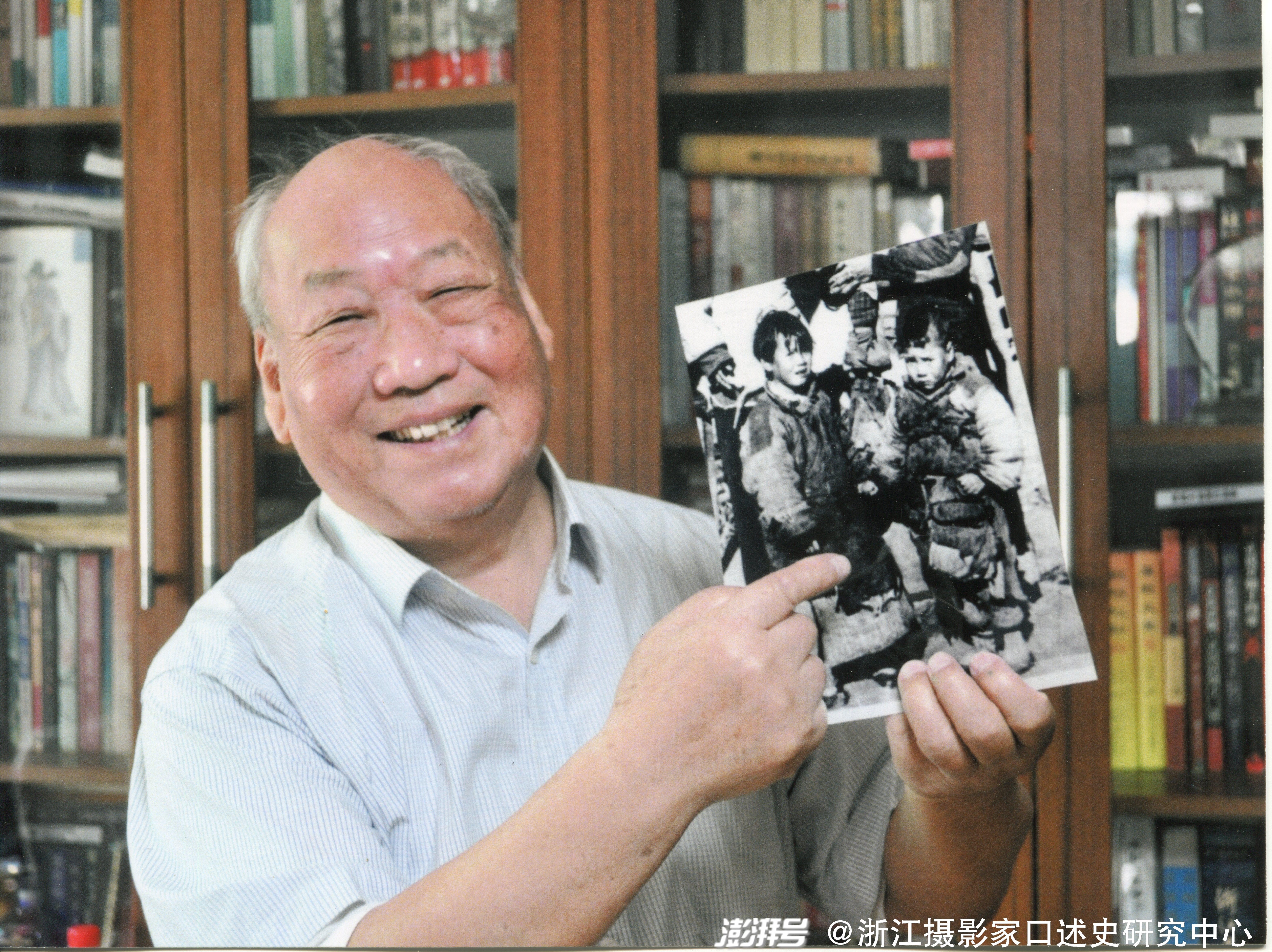 摄影师简介徐永辉1930年生,《浙江日报》高级记者.