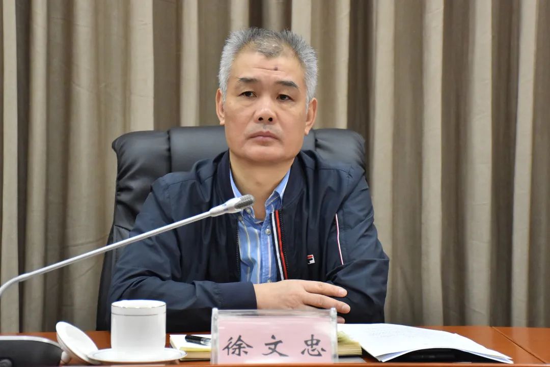 应急管理局副局长郑文明分析了行业条线安全生产的形势,按照新修订