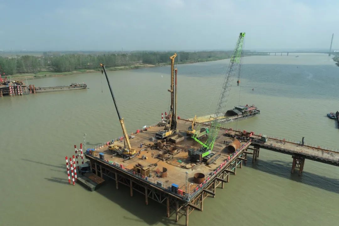 第1根桩完成浇筑 标志着合新高铁安徽段 先行开工段建设 取得重要进展