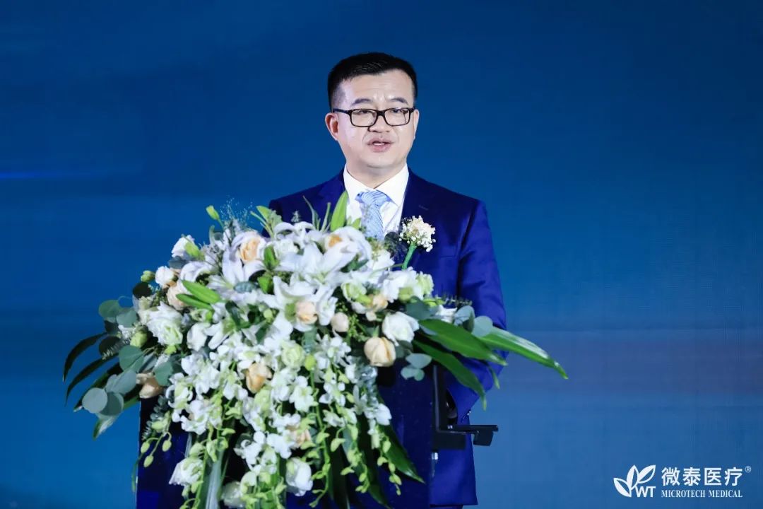 党员风采郑攀创办的微泰医疗在香港联交所鸣锣上市