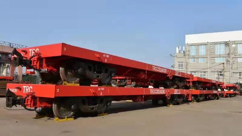 以改善其铁路货运服务44辆集装箱米轨平车正式向坦桑尼亚交付近日