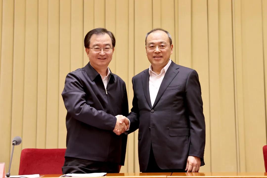 10月19日,云南省召开全省领导干部会议,宣布中共中央对云南省委主要