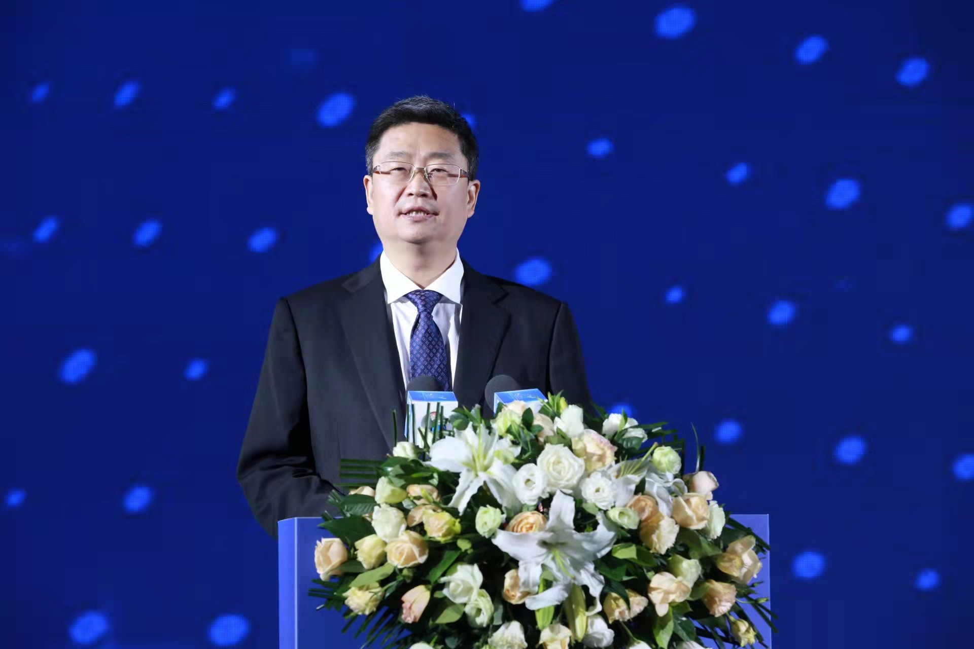 各美其美!黄山市市长孙勇分享"徽州小镇"