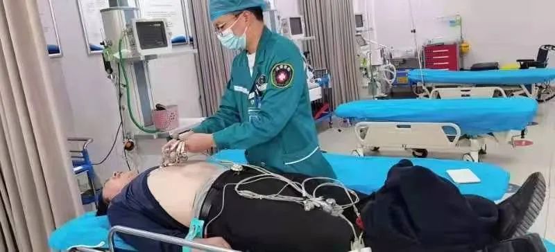 晕厥、装病 ......“戏精”老赖们花样百出