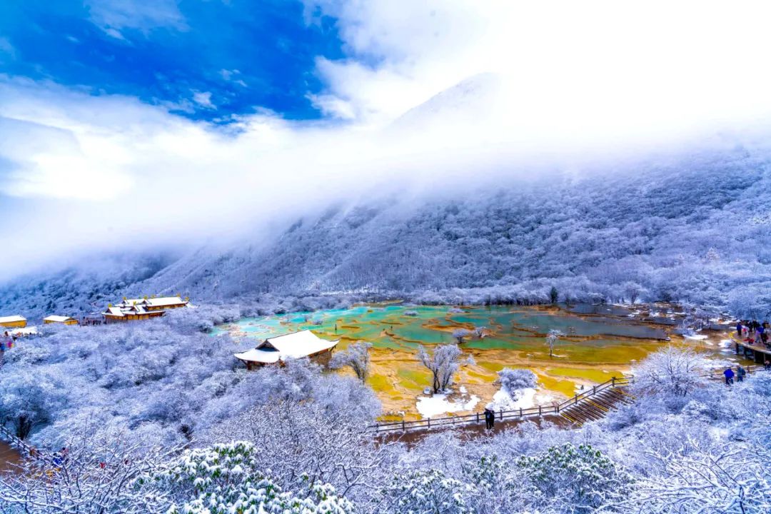 错过秋日的层林浸染可别错过童话般的冬季周末去黄龙邂逅初冬雪景