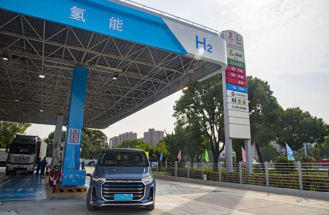 中石化将全面推进氢能全产业链建设,在全国规划建设1000座加氢站,预计