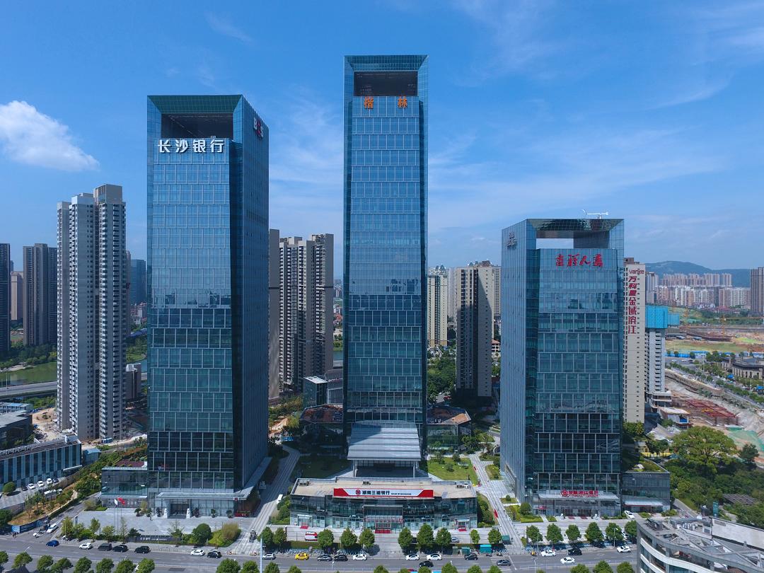 2016年8月,省政府决定在滨江新城建设湖南金融中心,历经4年的建设,一