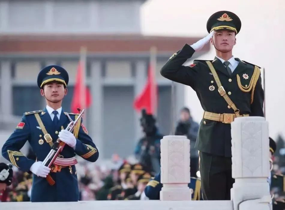 这10个敬礼瞬间泪目