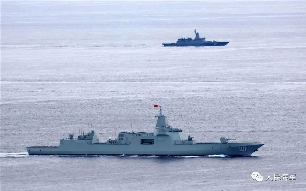 中国海军南昌舰,昆明舰,滨州舰,柳州舰,东平湖舰与俄海军克雷