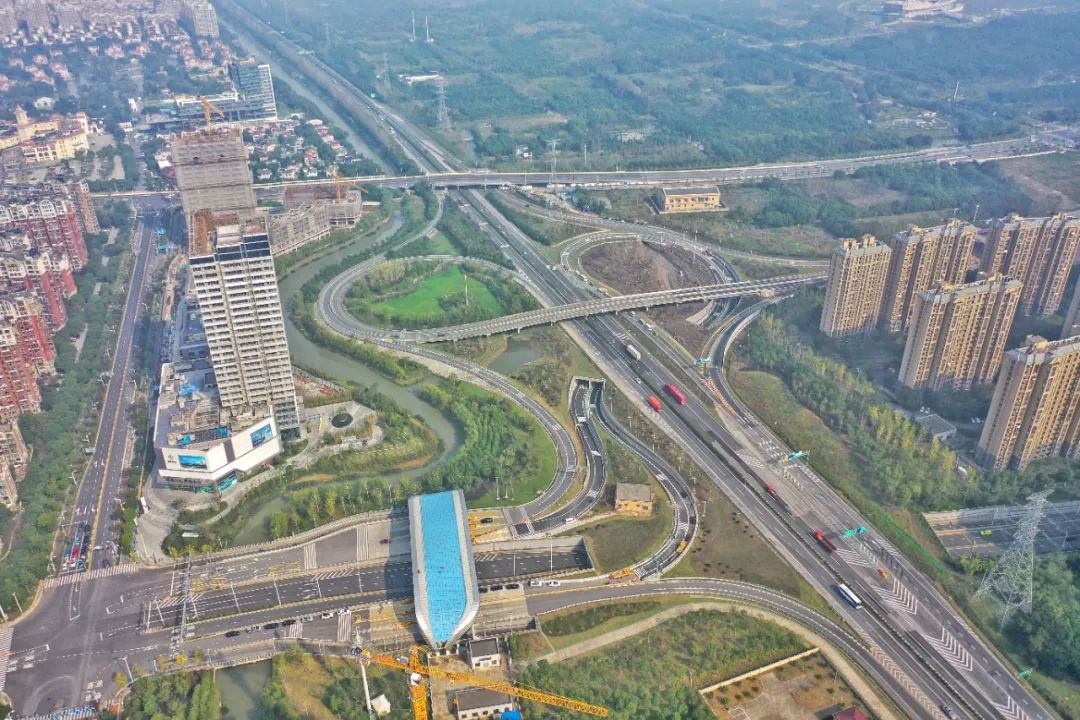 明晚22时s4沪金高速南桥西出入口全面开通