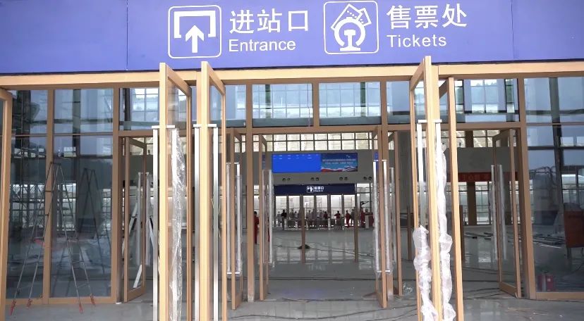 小姐姐给你剧透张吉怀高铁新站导航乘车不当小迷糊