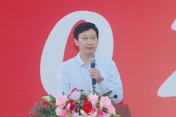 三亚学院执行校长刘开南分享关于大学的感悟和思考，勉励新生将奋斗与祖国密切相连
