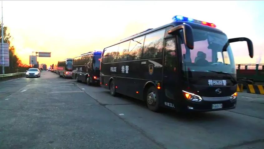 巡特警支队赴巴彦执勤队圆满完成疫情防控阻击战任务