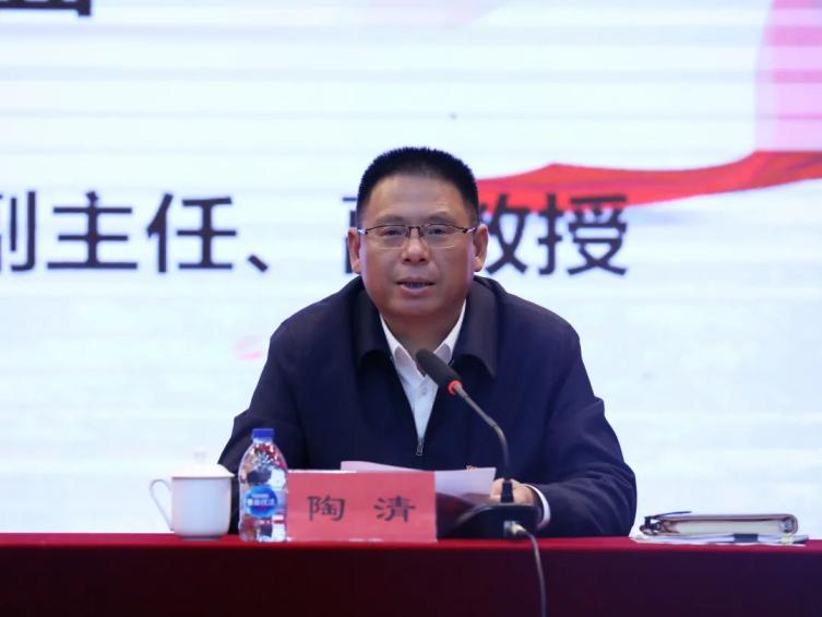 庄行镇召开法治建设委员会暨党委中心组扩大学习会